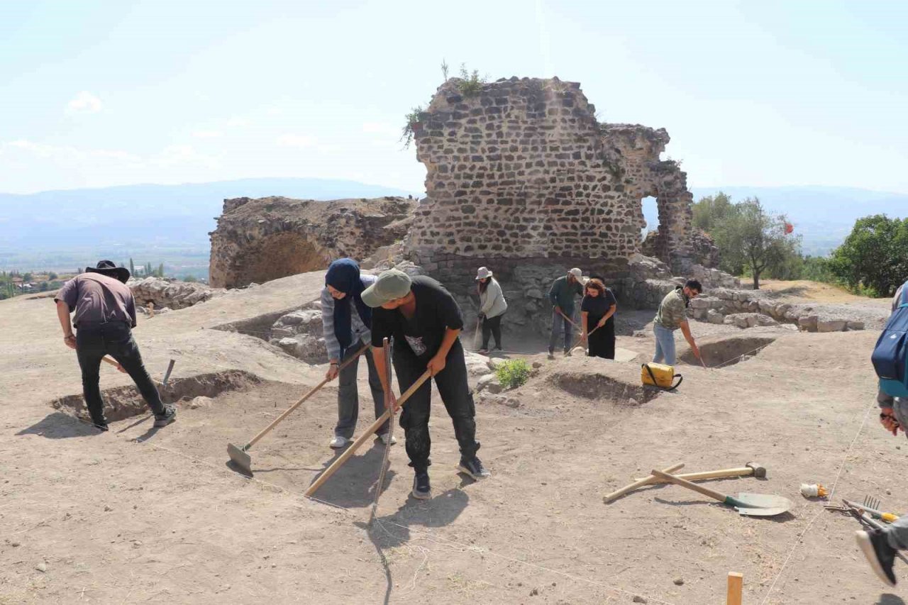 Anadolu’nun ikinci en büyük kalesinde kazı çalışmaları devam ediyor