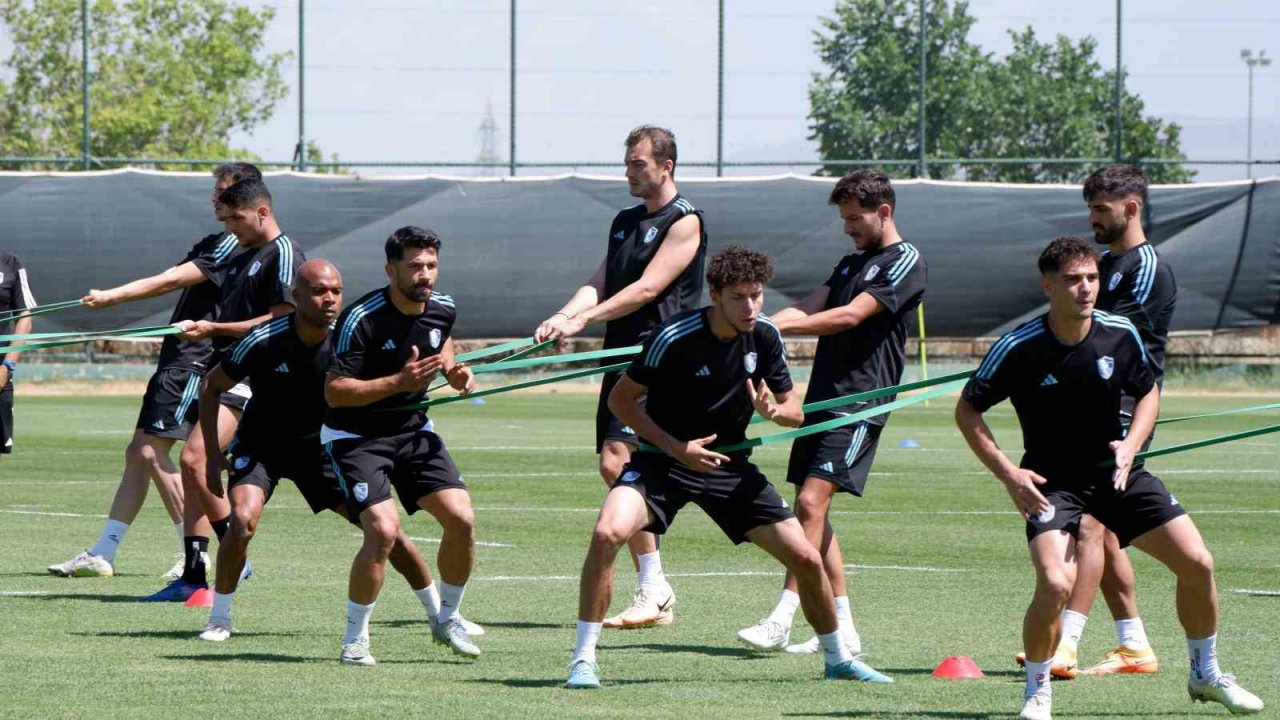 Erzurumspor Teknik Direktörü Hakan Kutlu: "204 günlük hasret bitsin"