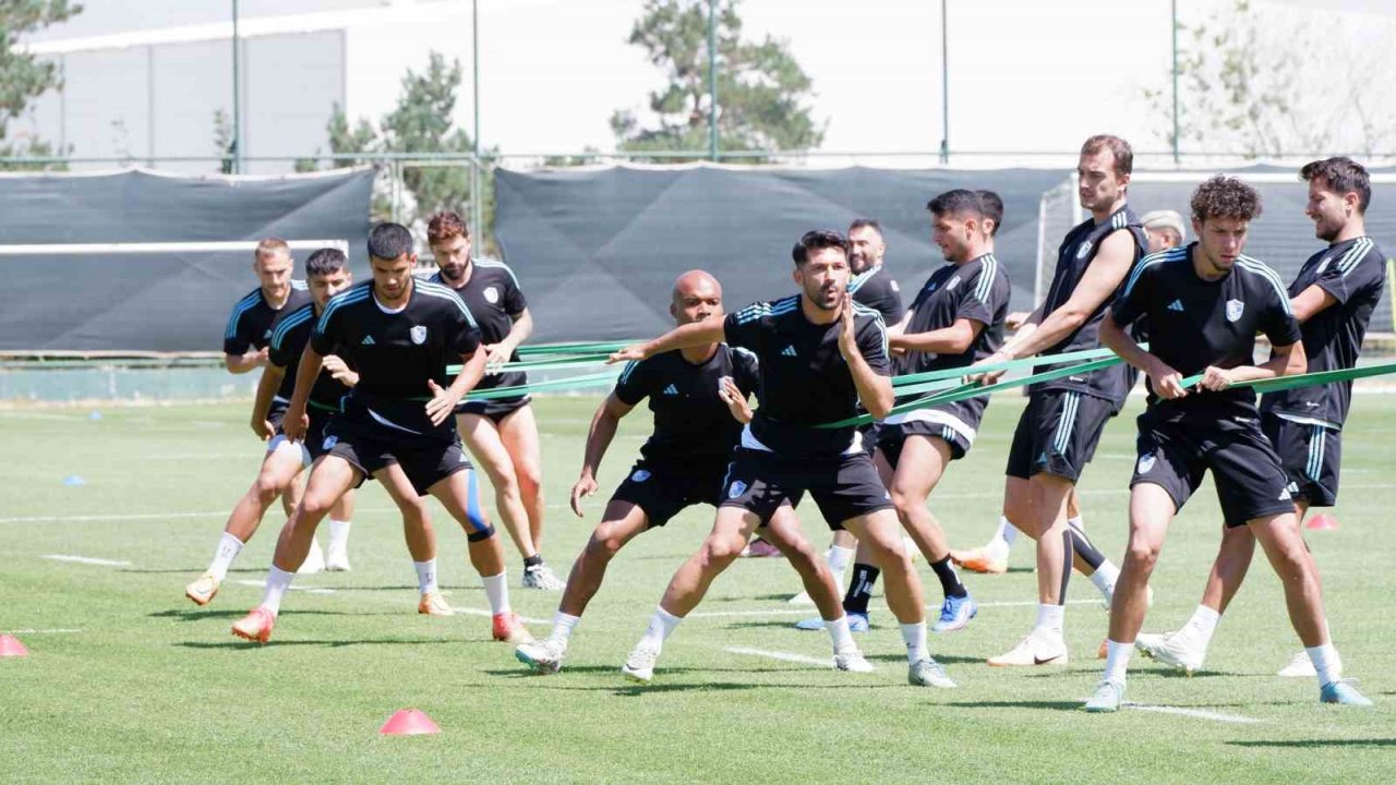 Erzurumspor Teknik Direktörü Hakan Kutlu: "204 günlük hasret bitsin"
