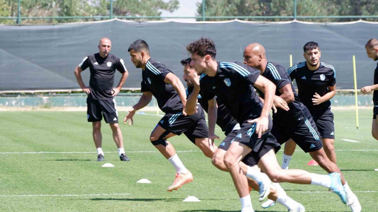 Erzurumspor Teknik Direktörü Hakan Kutlu: "204 günlük hasret bitsin"