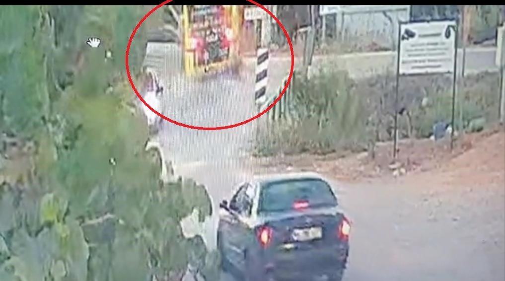 Son sürat gelip çarptı...2 kişinin öldüğü kaza kamerada