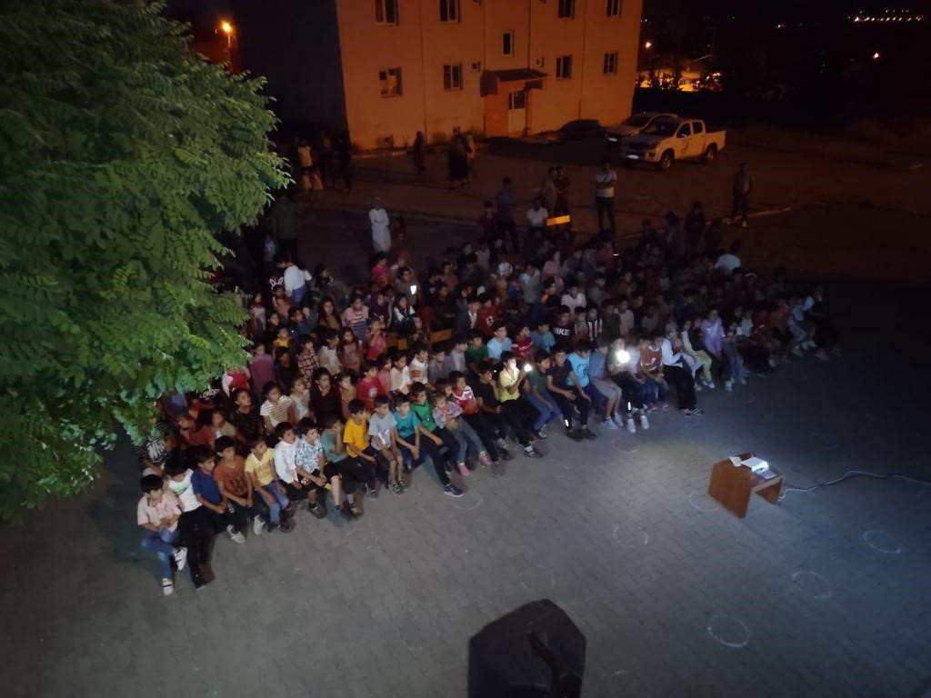 Muradiye’de çocuklar için açık havada sinema etkinliği