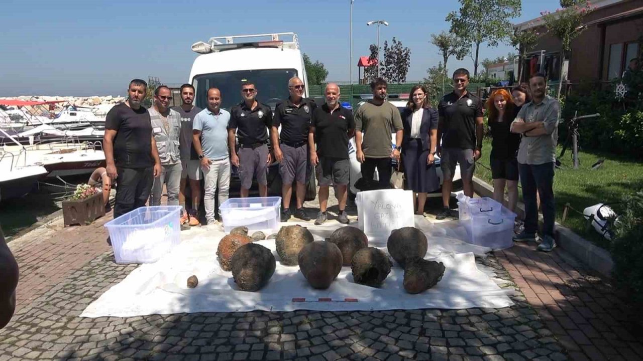 Deniz polisi Yalova açıklarında batık gemi buldu