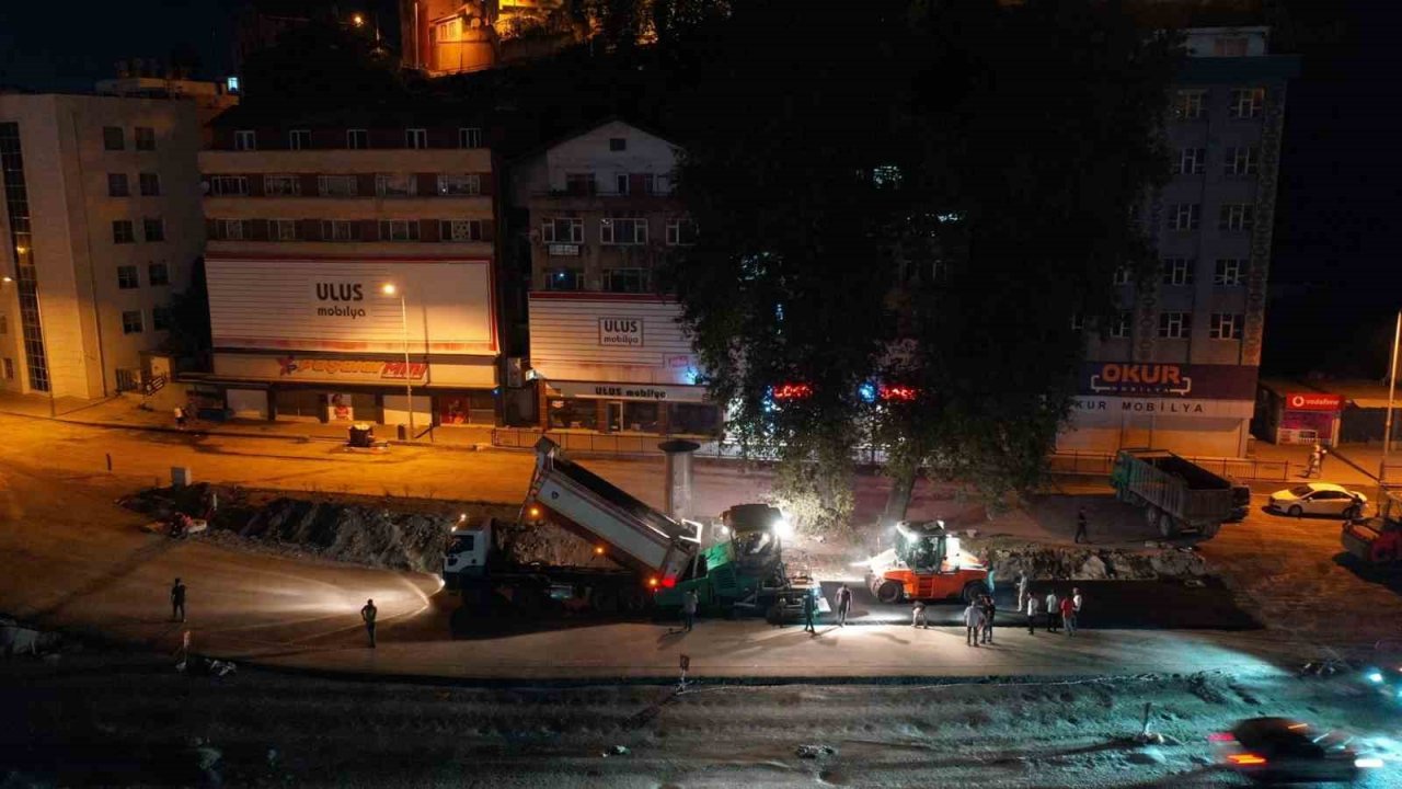 Akıllı kavşak düzenlemesinde asfalt çalışması başladı