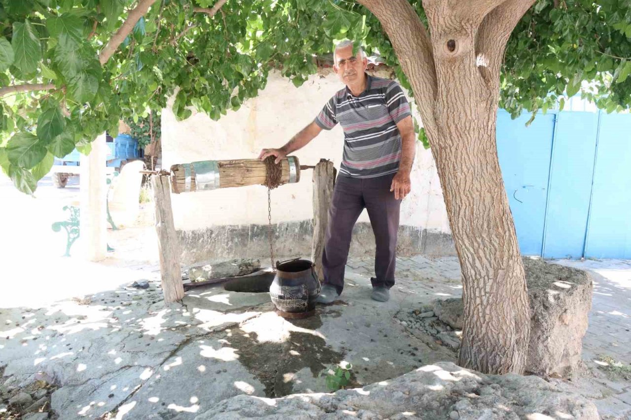 Asırlık hayrat su kuyusu hala rağbet görüyor