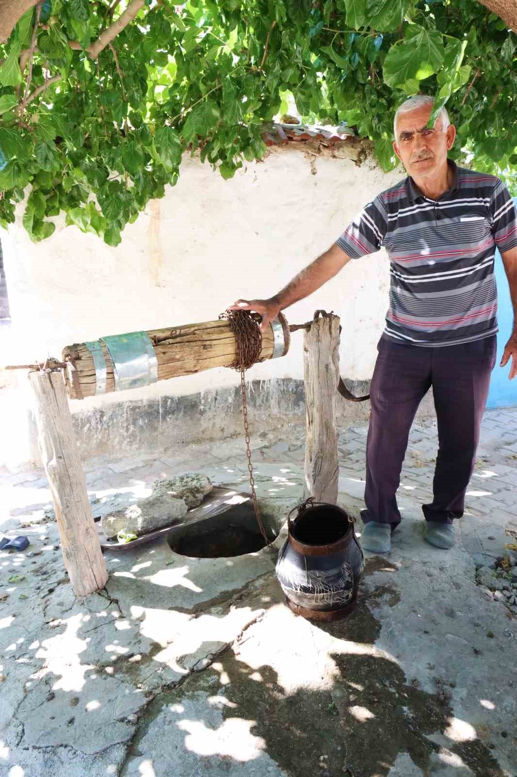 Asırlık hayrat su kuyusu hala rağbet görüyor