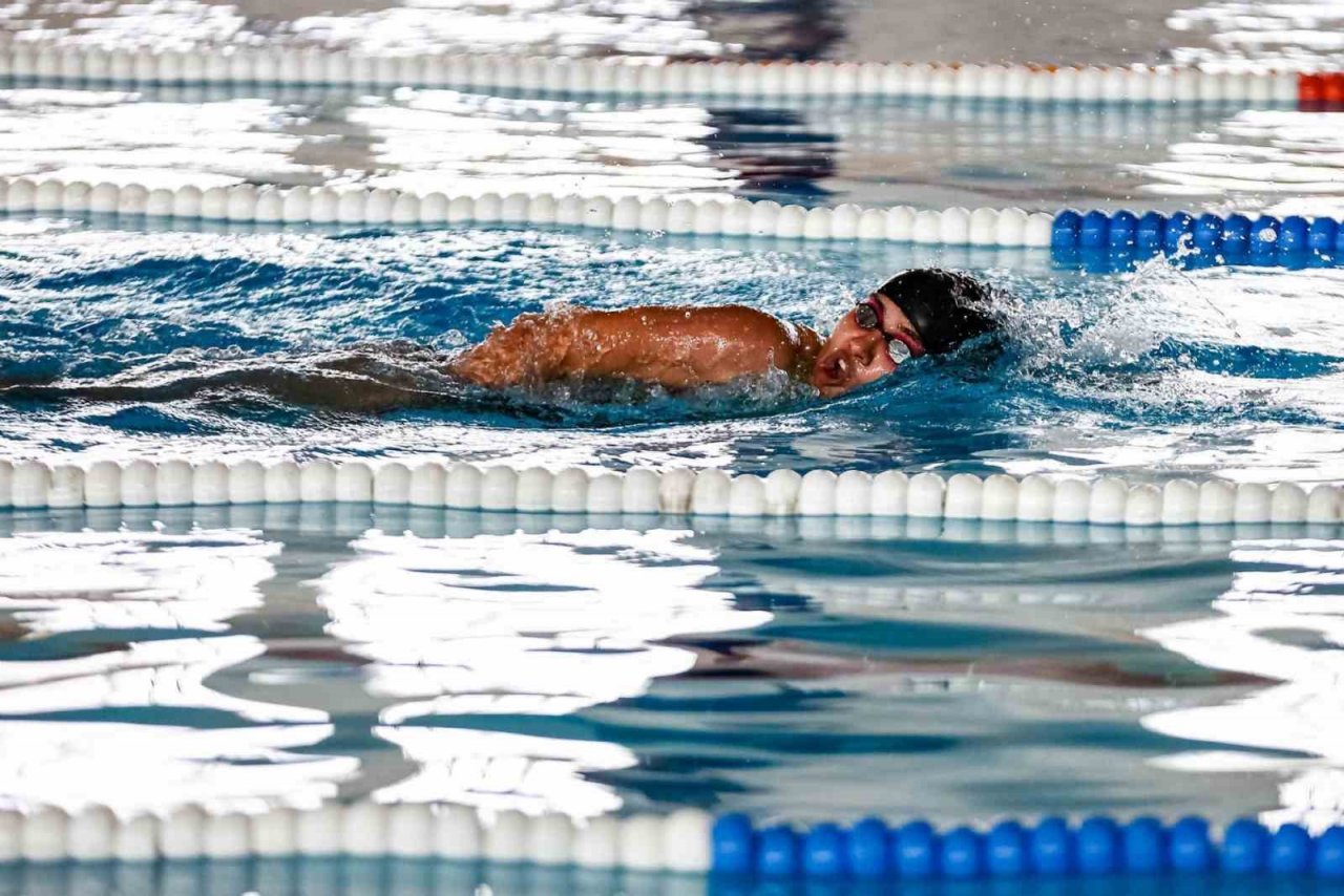 Sporcu gençler ADÜ Spor Bilimleri Fakültesi’ne kayıt olabilmek için ter döktü
