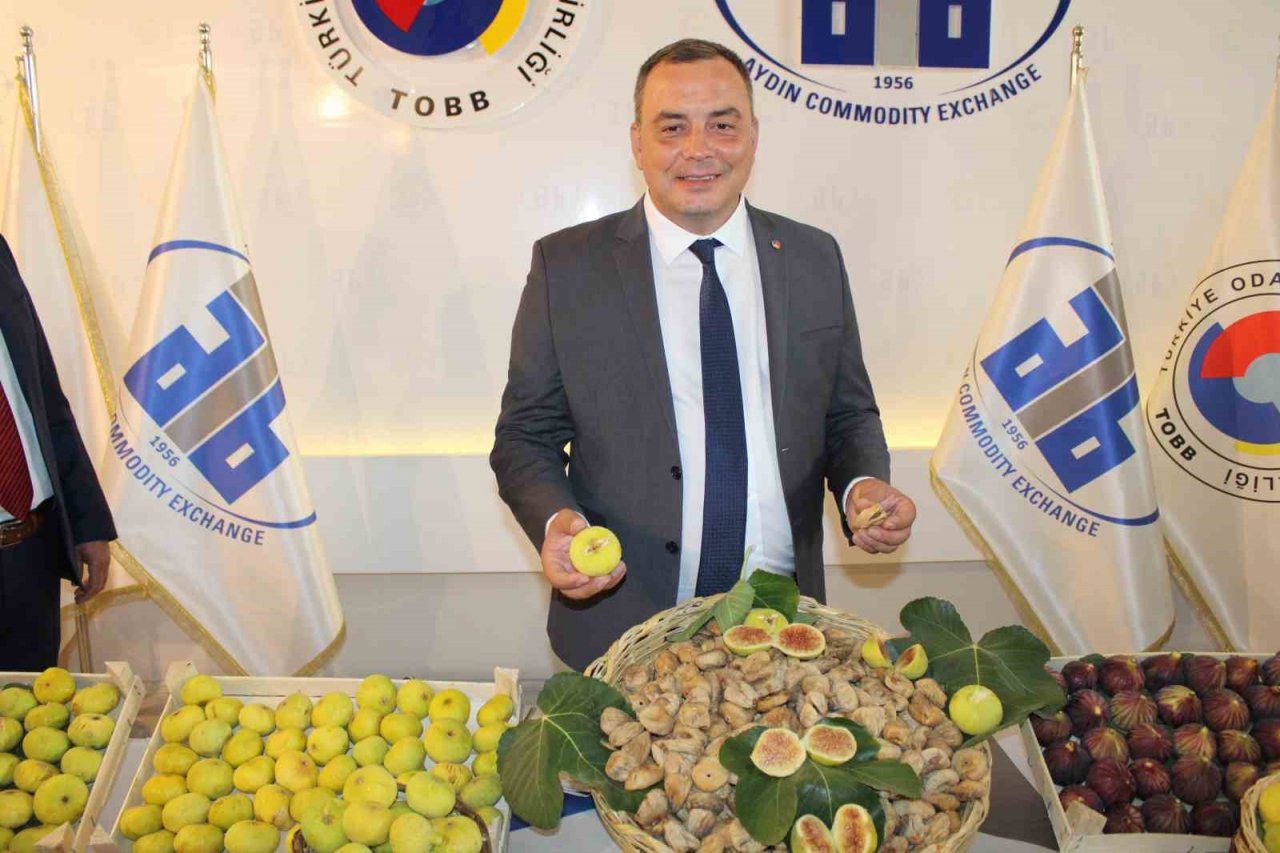 Aydın’da sezonun ilk kuru inciri 350 liradan satıldı