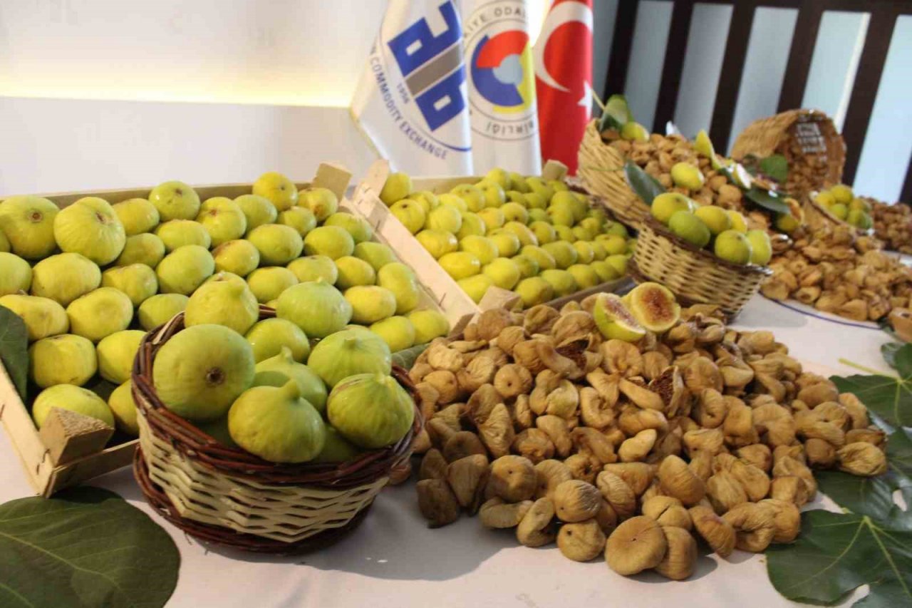 Aydın’da sezonun ilk kuru inciri 350 liradan satıldı