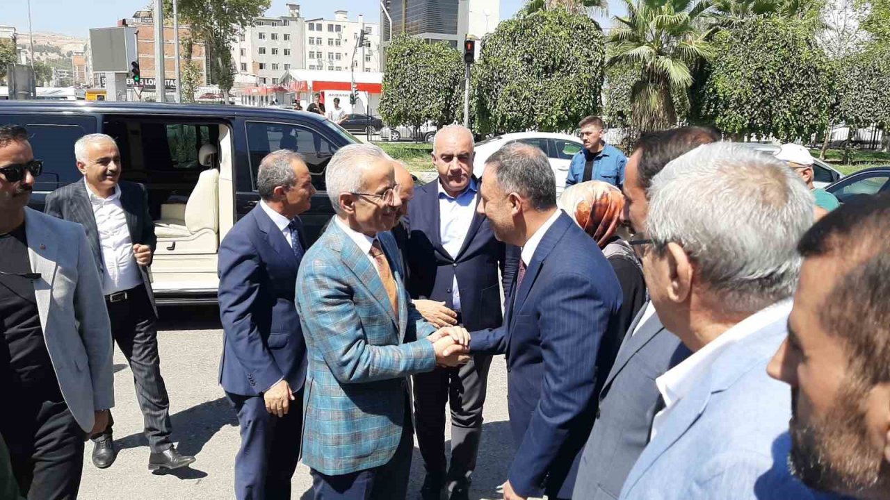 Bakan Uraloğlu: “Sizin normal hayata dönüşünüzü ne kadar hızlandırırsak o kadar mutlu olacağız”