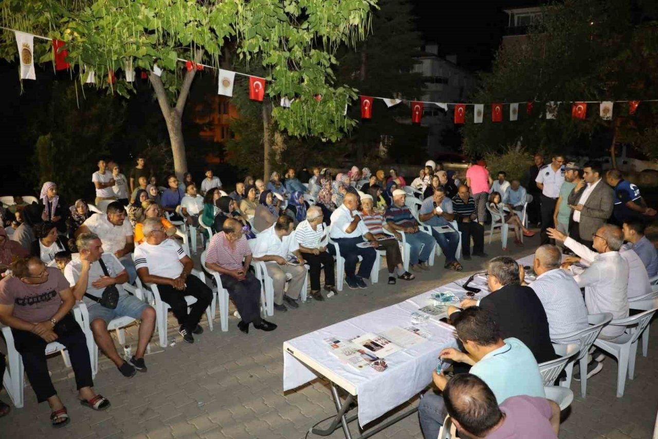 Başkan Zeybek mahalle buluşmalarını devam ediyor