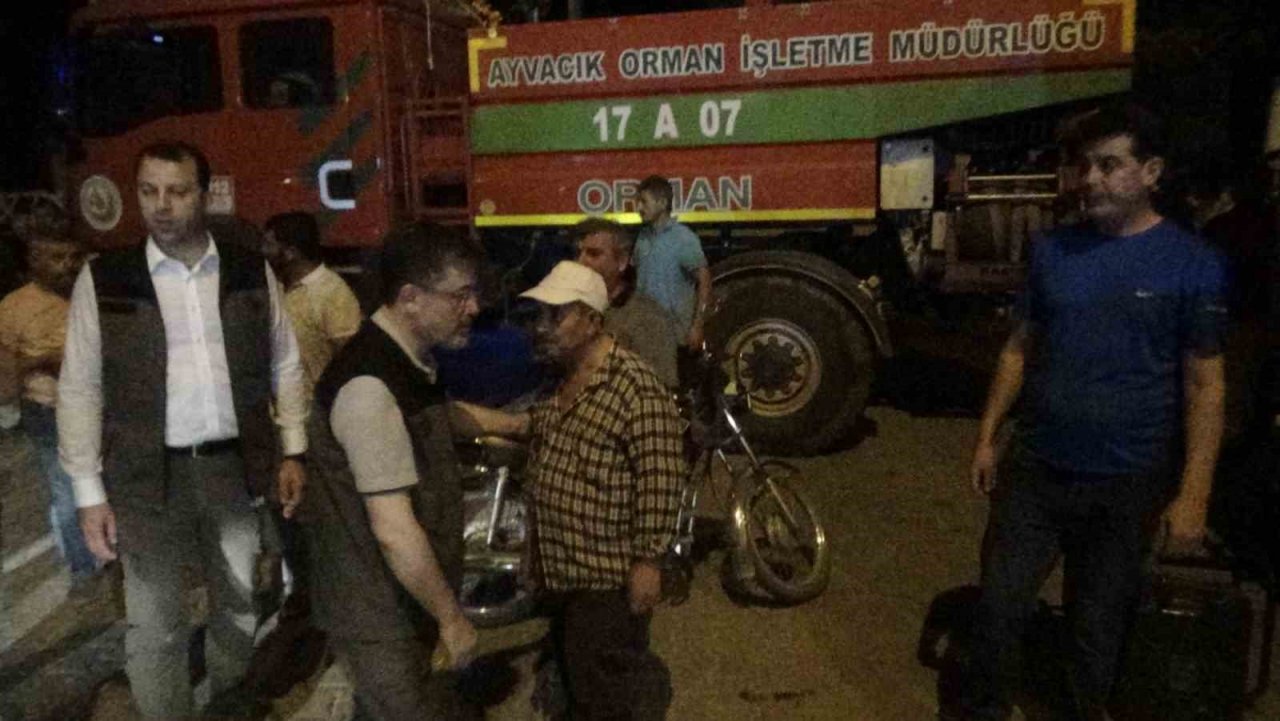 Tarım ve Orman Bakanı Yumaklı yangından etkilenen köyleri ziyaret etti