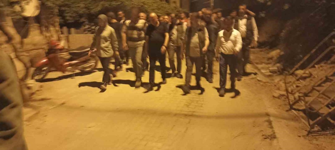 Tarım ve Orman Bakanı Yumaklı yangından etkilenen köyleri ziyaret etti