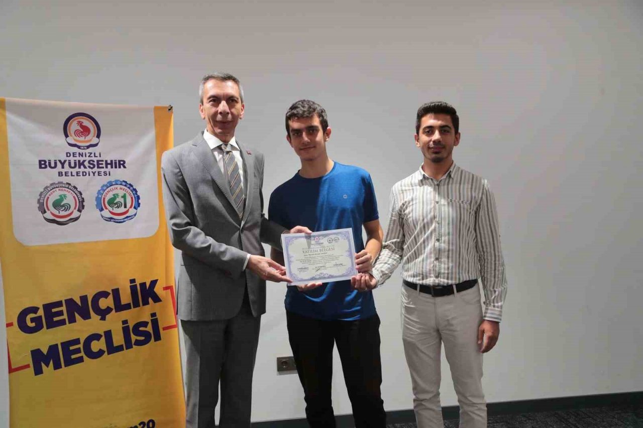 Yabancı dil eğitimini tamamlayan 50 genç sertifikalarını aldı