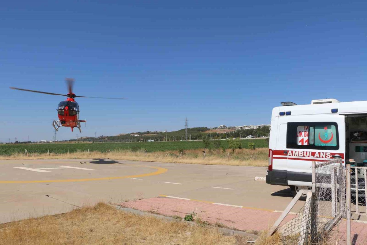 Ambulans helikopter, Lice’de kalp krizi geçiren 93 yaşındaki hasta için havalandı