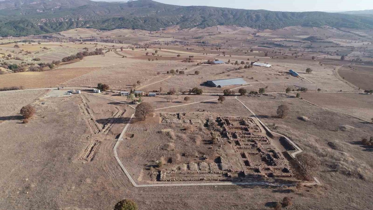Hititler’in kutsal suyunun kaynağı Şapinuva kazılarıyla gün yüzüne çıkartılıyor