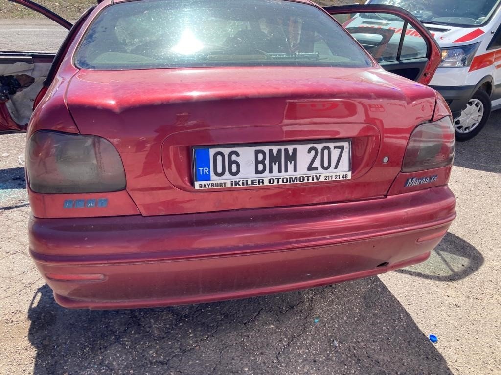 Erzurum-Bayburt karayolunda kaza; 4’ü ağır 8 yaralı