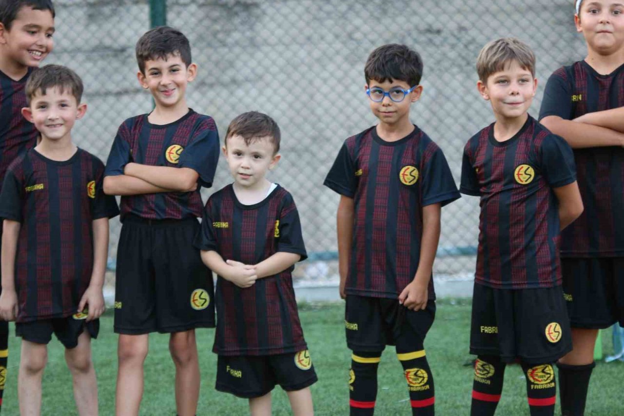 Eskişehirspor Fabrika Futbol Okulu’nda antrenmanlar devam ediyor
