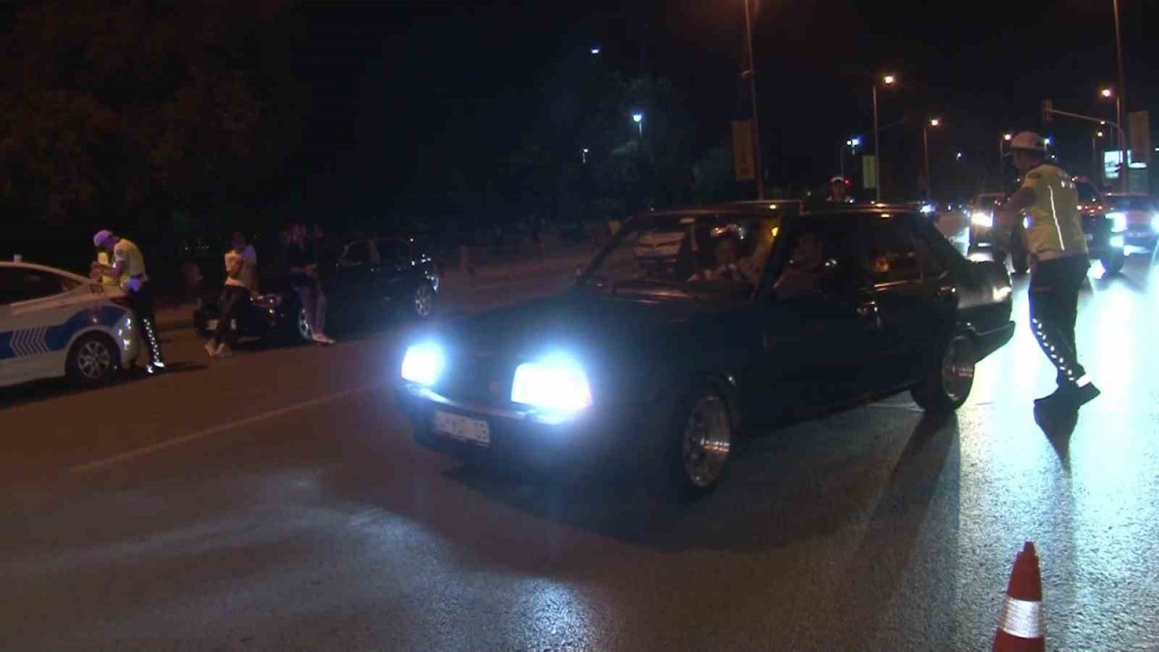 Kadıköy’de abart egzoz ve hız denetimi: 71 bin 591 TL para cezası kesildi