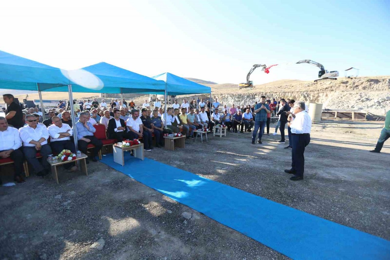 İlçe belediye başkanlarından Başkan Büyükkılıç’a "yatırım" teşekkürü