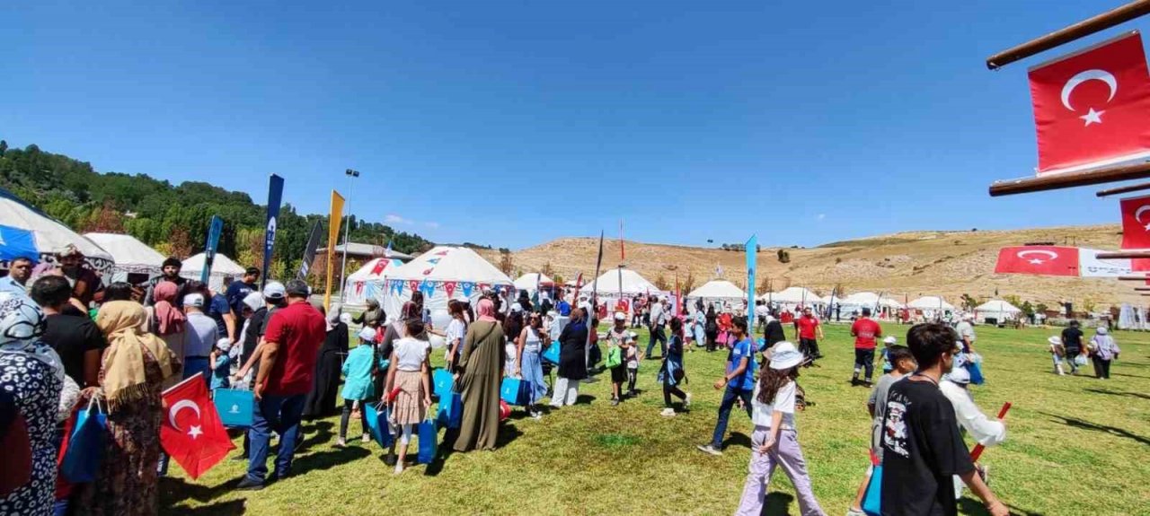 Kayseri Büyükşehir, Ahlat’ta çadırını kurdu, fetih kutlamalarına başladı