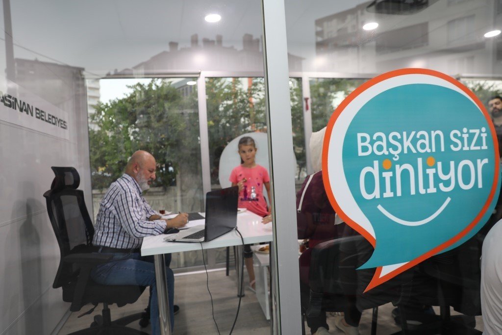 Başkan Çolakbayrakdar; “Her zaman olduğu gibi vatandaşlarımızla iç içeyiz”