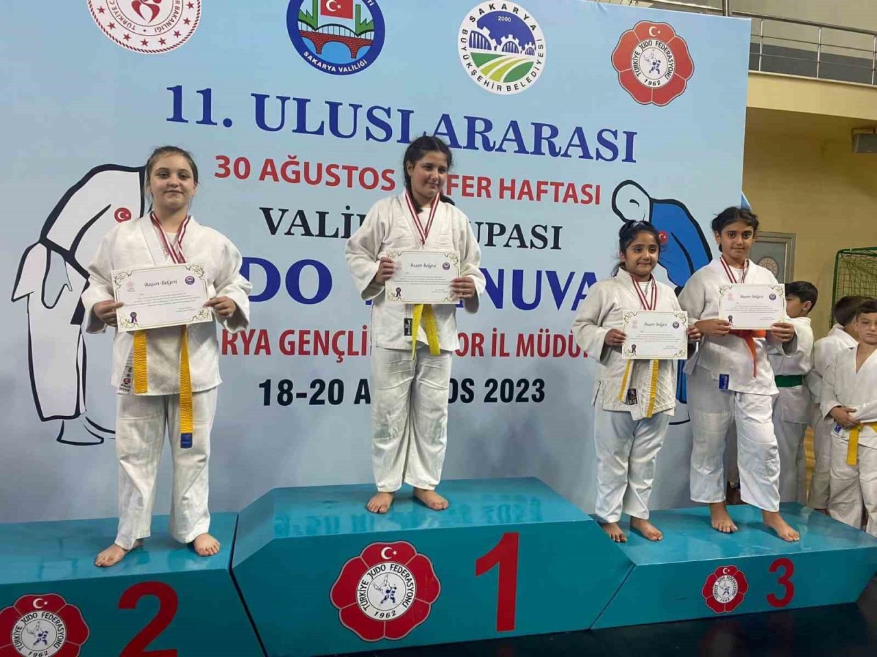 Salihlili judoculardan 3 altın, 1 gümüş, 2 bronz madalya