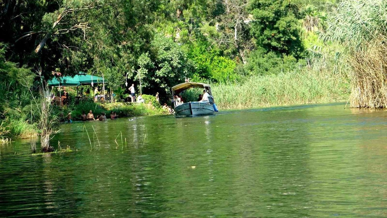 Akyaka Kadın Azmağı tekne turlarına vatandaşlardan yoğun ilgi