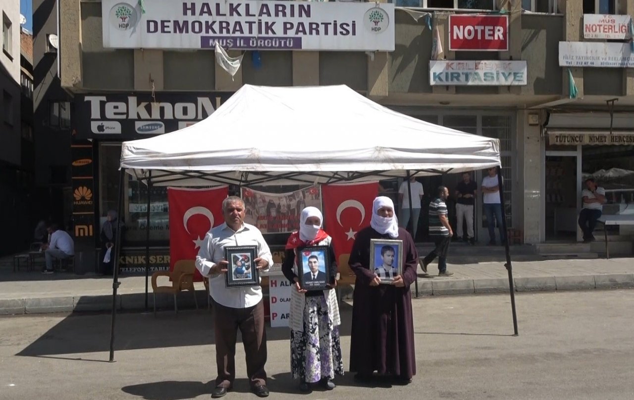 Muş’ta annelerin evlat nöbeti devam ediyor