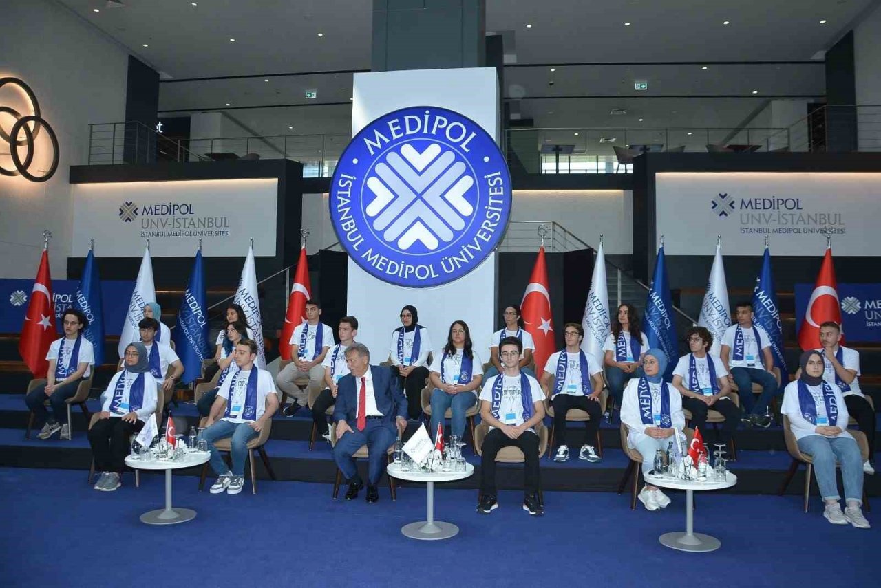 Türkiye’nin YKS şampiyonları Medipol Üniversitesi’nde tıp okuyacak