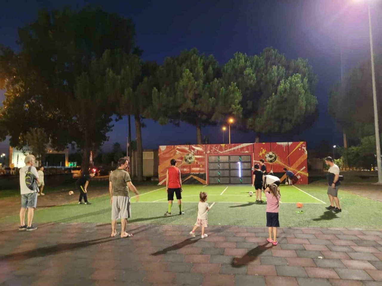 Elektronik futbol kalesine yoğun ilgi
