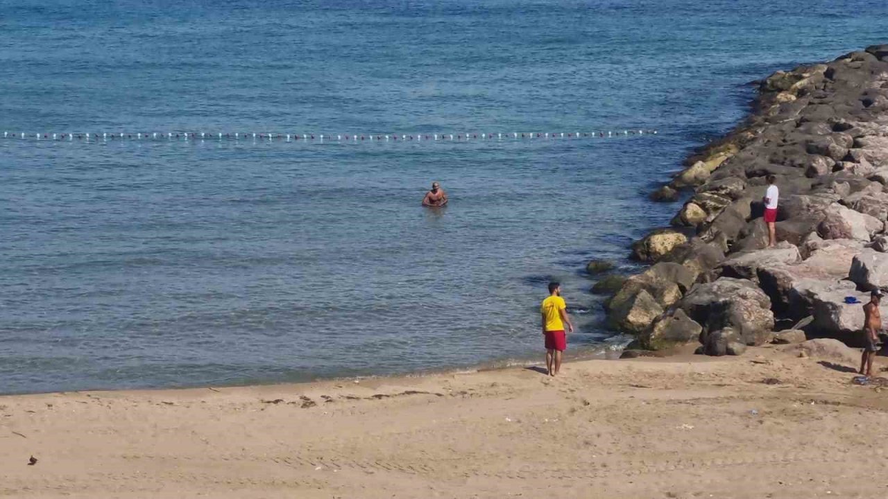 El frenini çekmeyi unuttu, aracı yokuş aşağı düşerek ters döndü