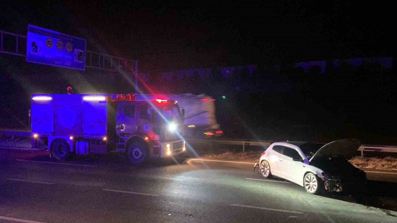 Tekirdağ’da trafik kazası: Direksiyon hakimiyetini kaybeden sürücü yön tabelasına çarptı