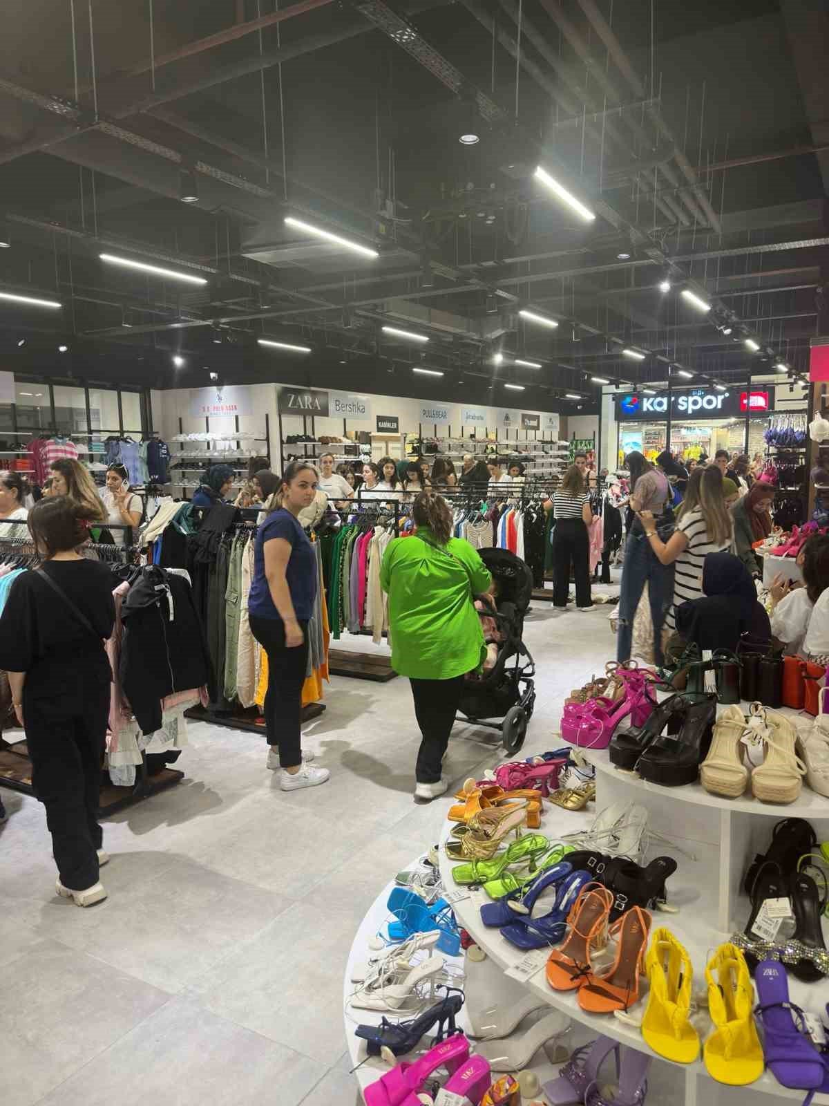 KUMSmall AVM yeni markalarla büyümeye devam ediyor