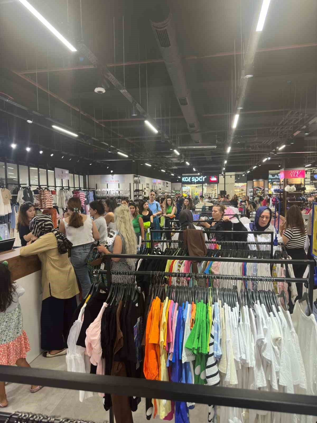 KUMSmall AVM yeni markalarla büyümeye devam ediyor