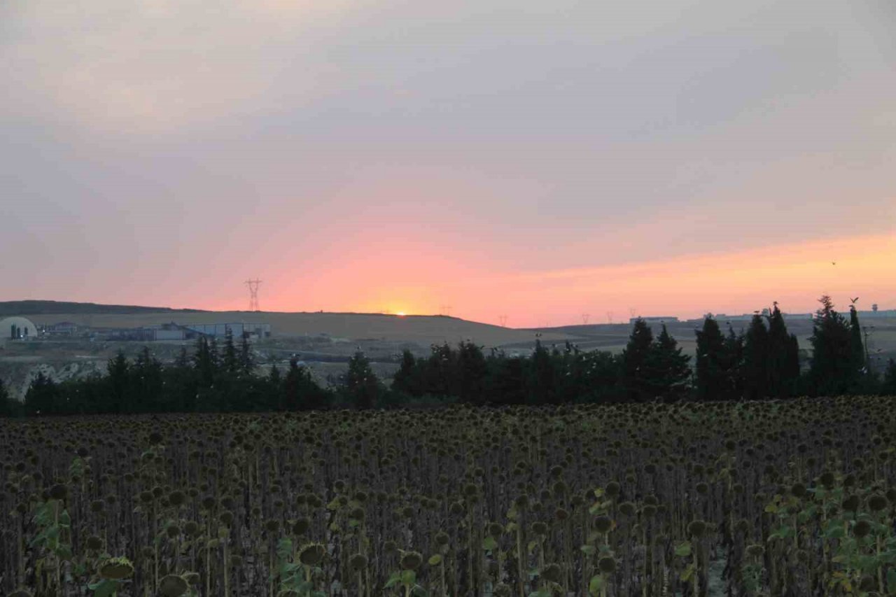 Çorlu’da günbatımı manzarası görenleri hayran bıraktı
