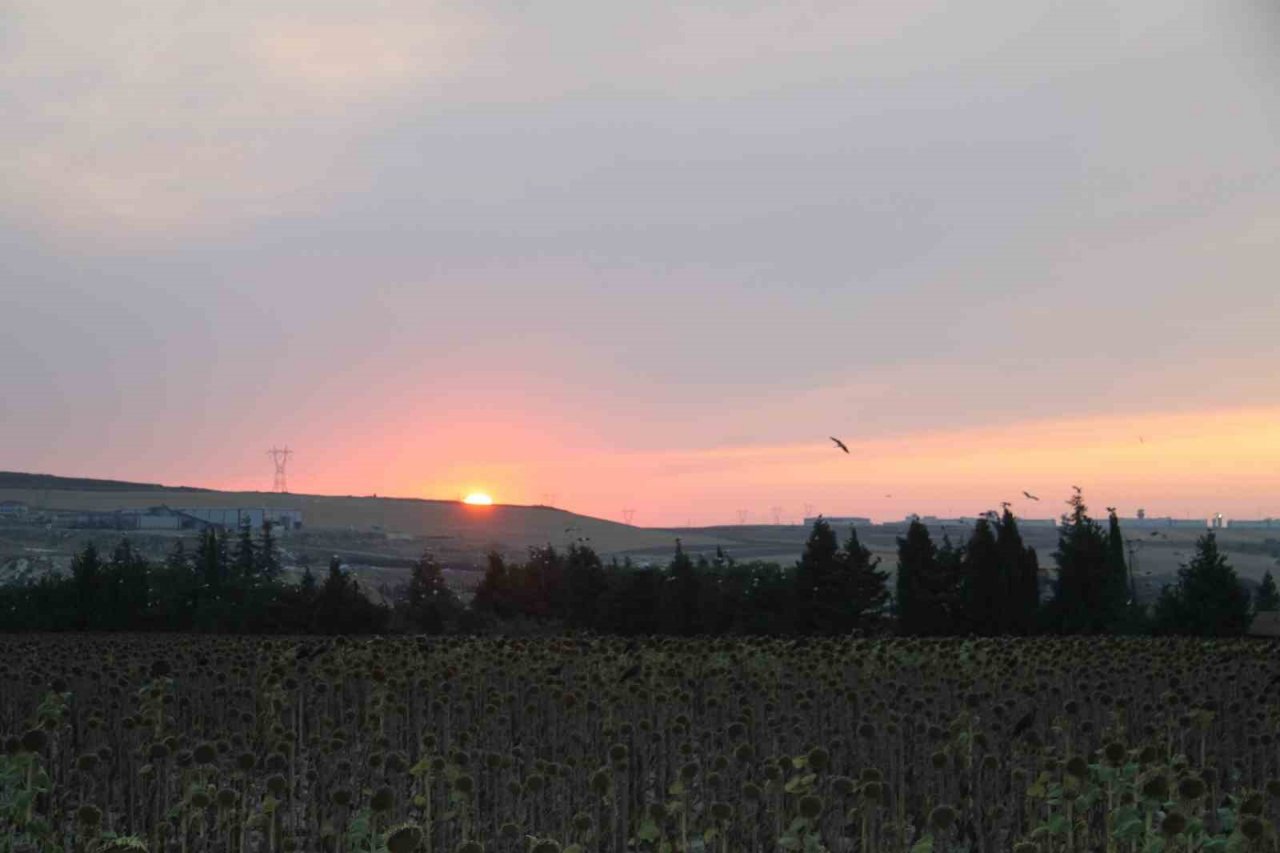 Çorlu’da günbatımı manzarası görenleri hayran bıraktı