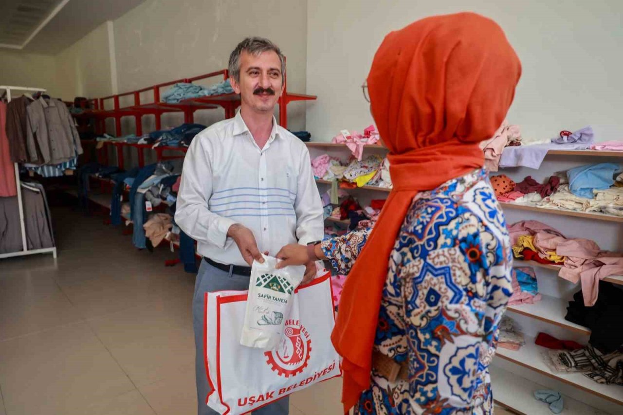 Uşak Belediyesi glutensiz ve düşük proteinli un yardımını sürdürüyor