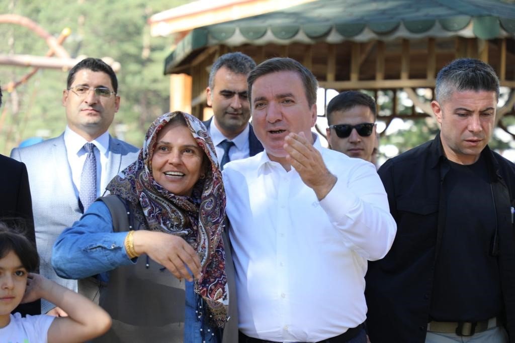 Vali Aydoğdu, Refahiye’de incelemelerde bulundu