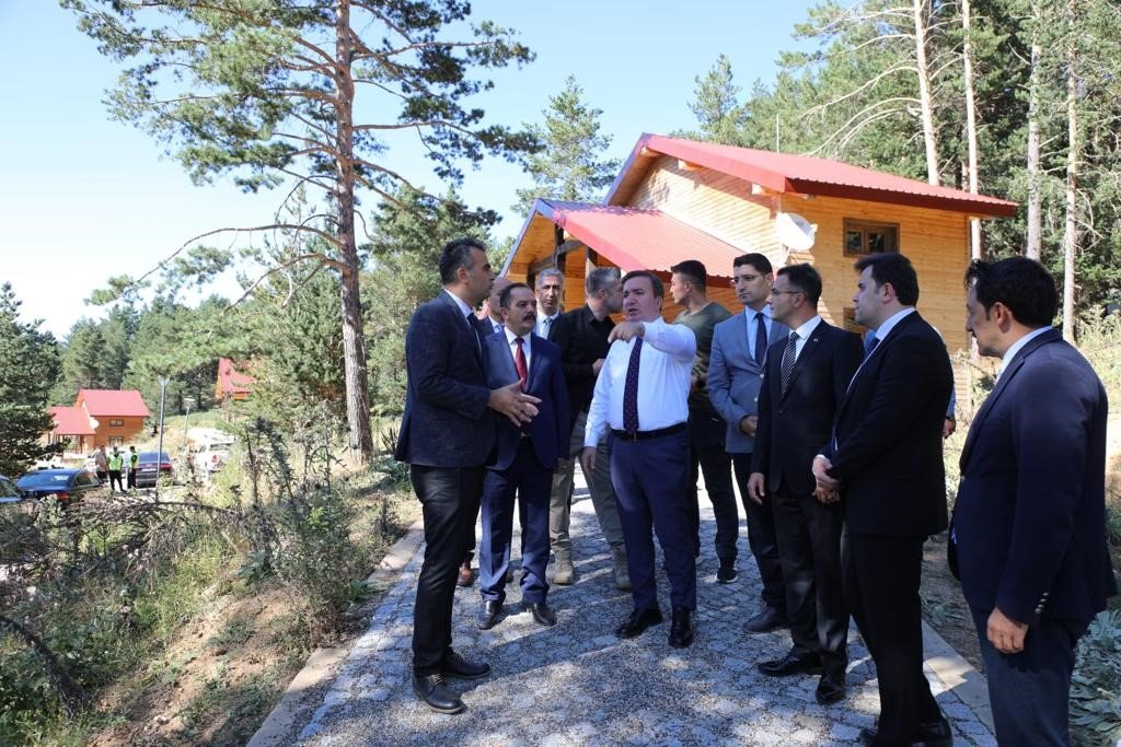 Vali Aydoğdu, Refahiye’de incelemelerde bulundu