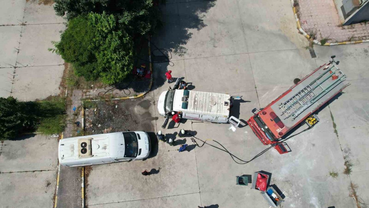 Yalova’da enkaz ve trafik kazası temalı tatbikatlar gerçeğini aratmadı