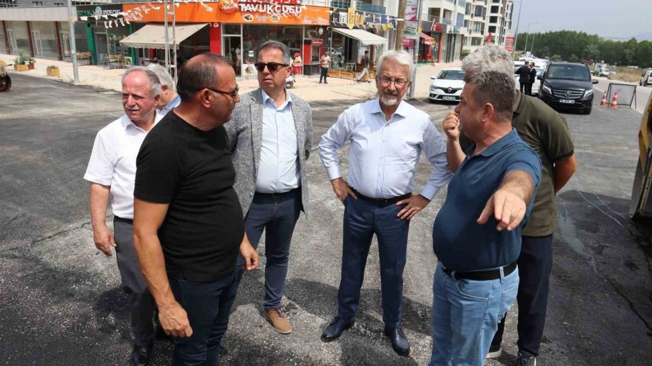 Nilüfer’de asfalt seferberliği devam ediyor