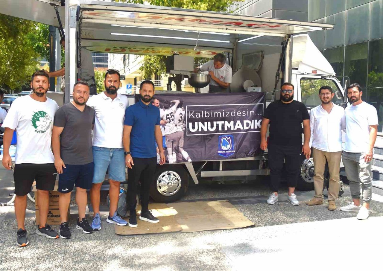 Yunusemre Belediyespor trafik kazasında ölen futbolcusunu unutmadı