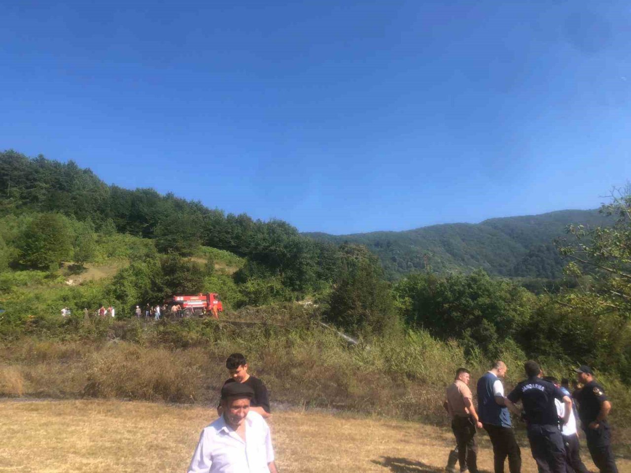 Zonguldak’taki örtü altı yangını ormanlık alana sıçramadan söndürüldü