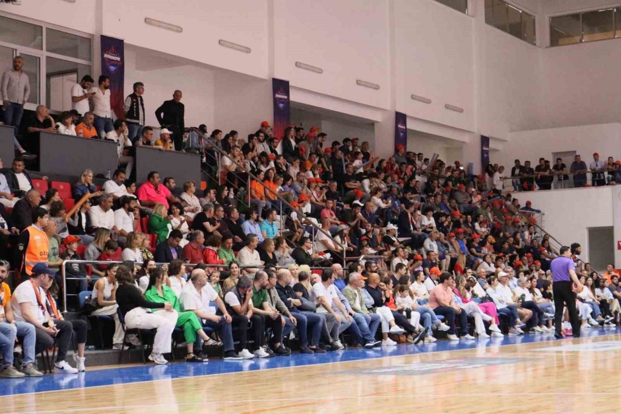 Bodrumlular maçların Bodrum’da oynanmasını istiyor, TBF den gelecek kararı bekliyor