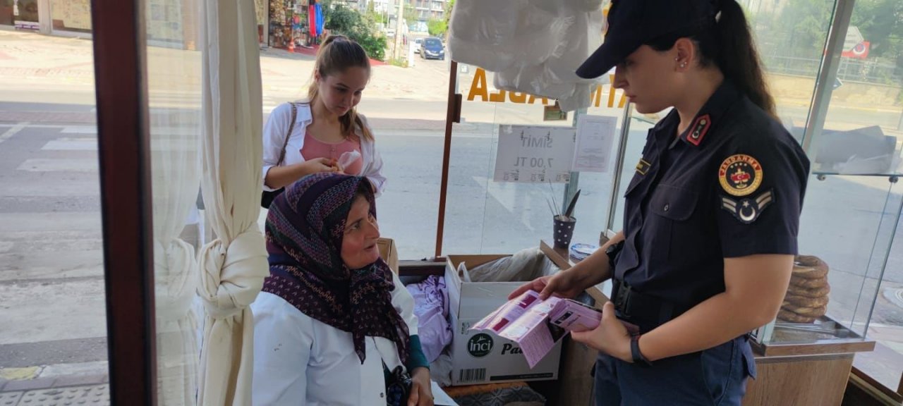 Jandarmadan vatandaşlara KADES bilgilendirmesi