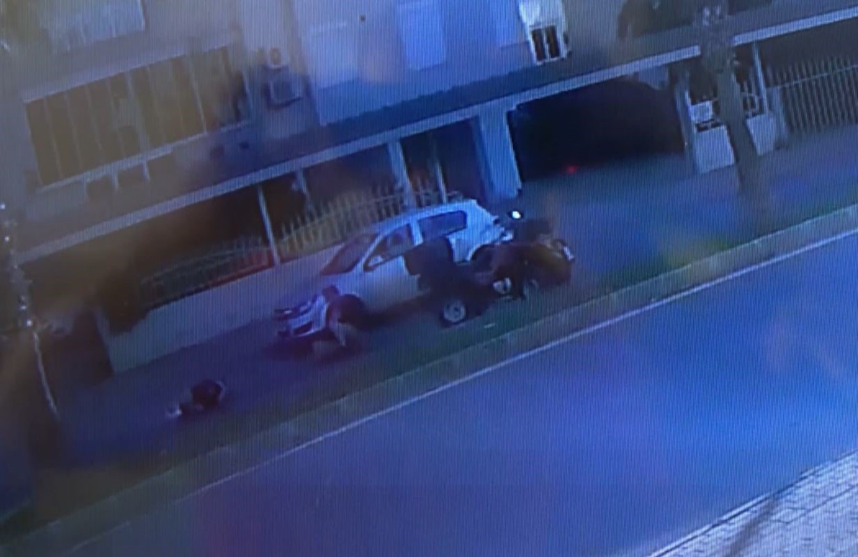 Hollandalı babanın kullandığı ATV kaza yaptı, sürüklenip yaralanan kızının yanına sürünerek gitti