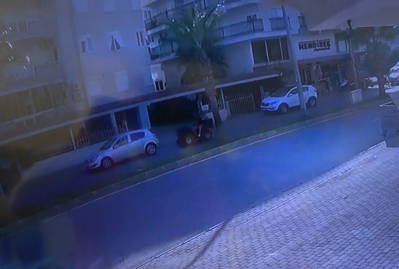 Hollandalı babanın kullandığı ATV kaza yaptı, sürüklenip yaralanan kızının yanına sürünerek gitti