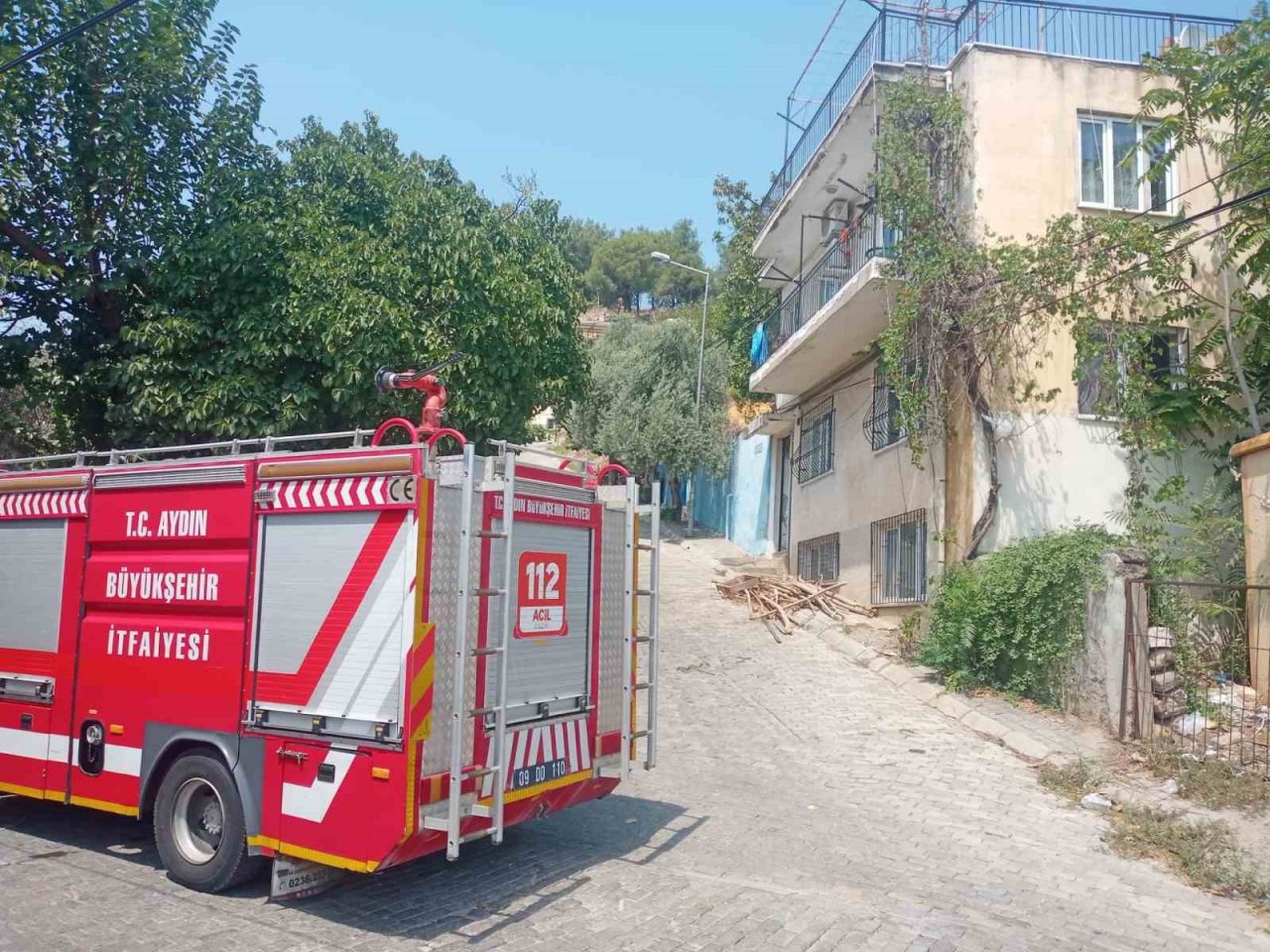 Küçük çocuğun ateşle oyunu yangına neden oldu
