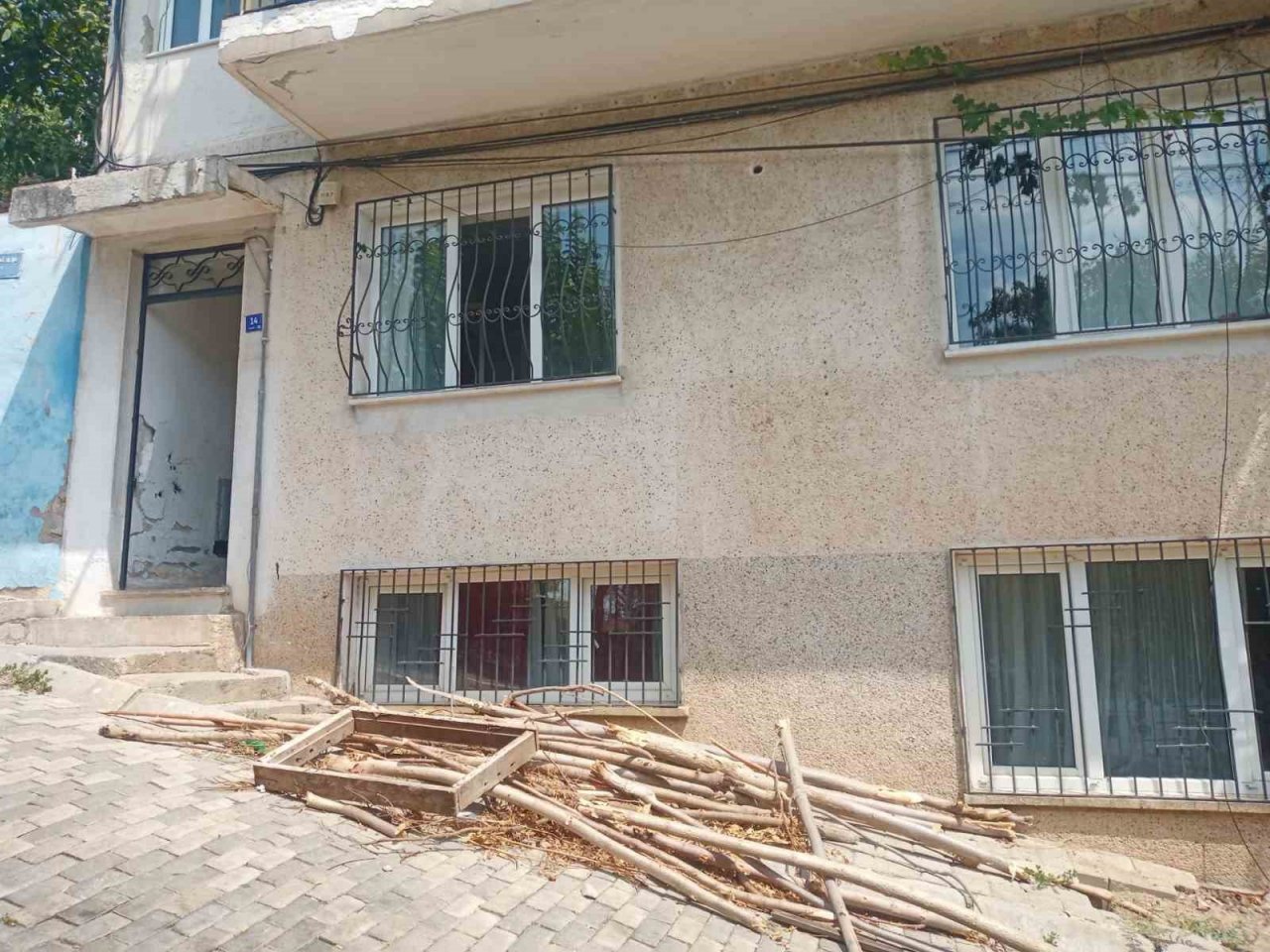 Küçük çocuğun ateşle oyunu yangına neden oldu